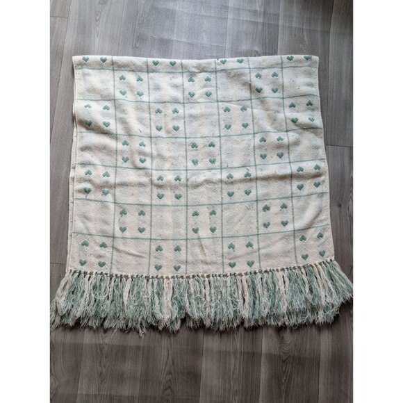Handwoven Cotton Blanket With Green Heart Pattern & Fringe - Picture 1 of 3
